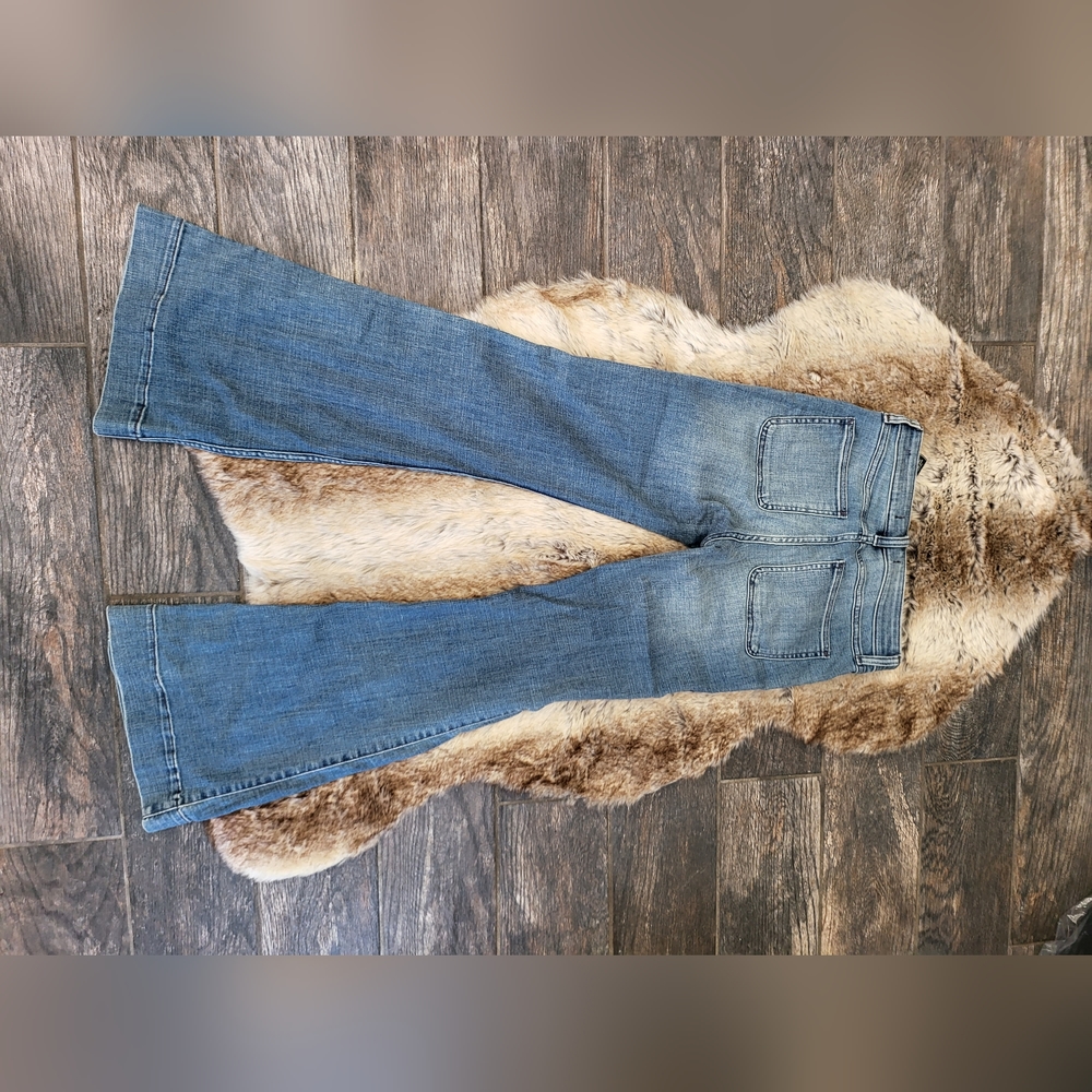 NWT High rise wide leg flare jeans. W27 L32